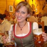 oktoberfest-girl-photo